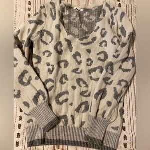 Sweater great condition worn 1 time. Maurices